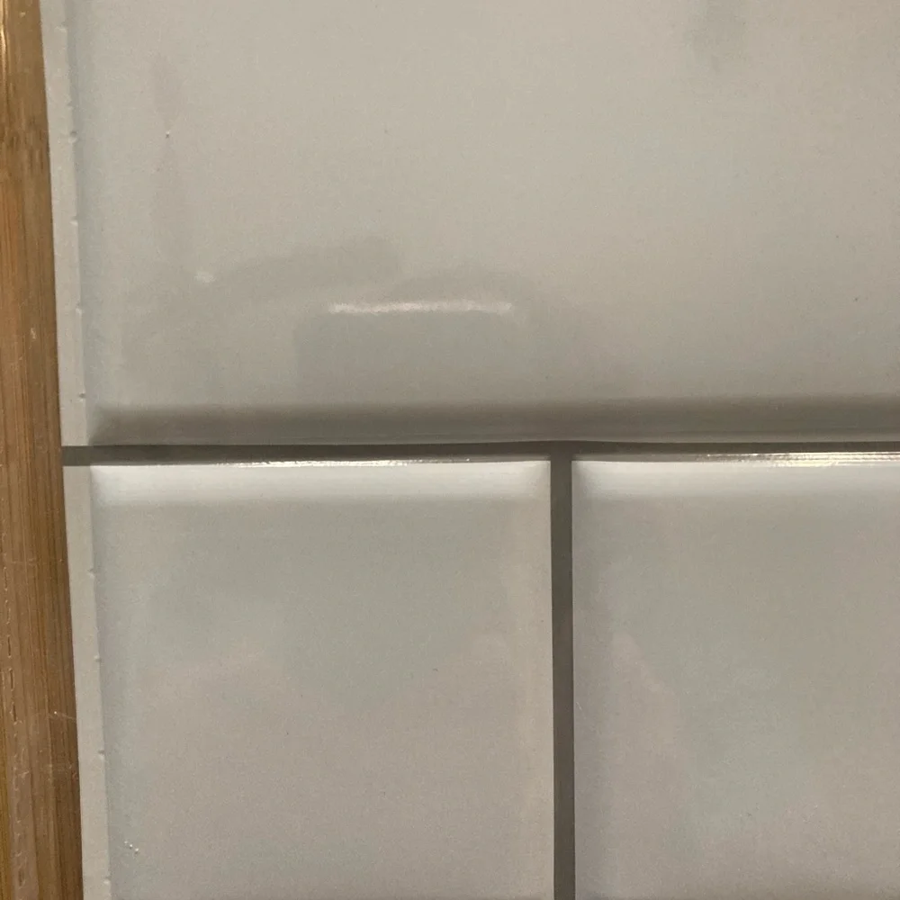 Peel & stick wall tile